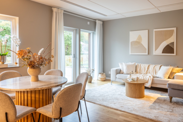 Högkvalitativt boende i Hovås, vissa med havsutsikt. Lånefri förening med låg månadsavgift.