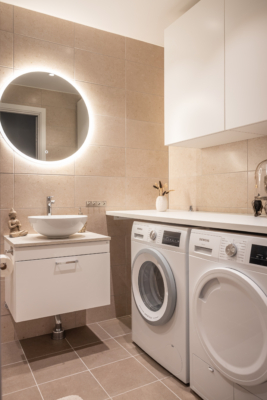 Högkvalitativt boende i Hovås, vissa med havsutsikt. Lånefri förening med låg månadsavgift.