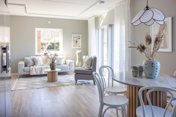 Högkvalitativt boende vid havet i Hovås, vissa med havsutsikt.Lånefri förening med låg månadsavgift.