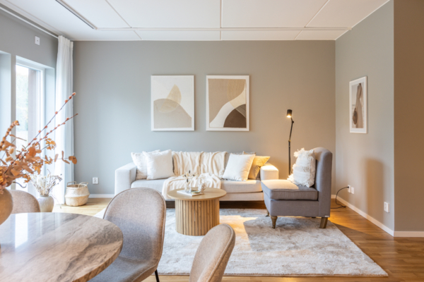 Högkvalitativt boende i Hovås, vissa med havsutsikt. Lånefri förening med låg månadsavgift.