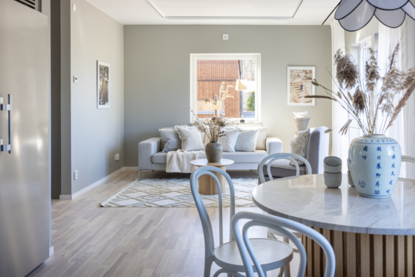 Högkvalitativt boende vid havet i Hovås, vissa med havsutsikt.Lånefri förening med låg månadsavgift.