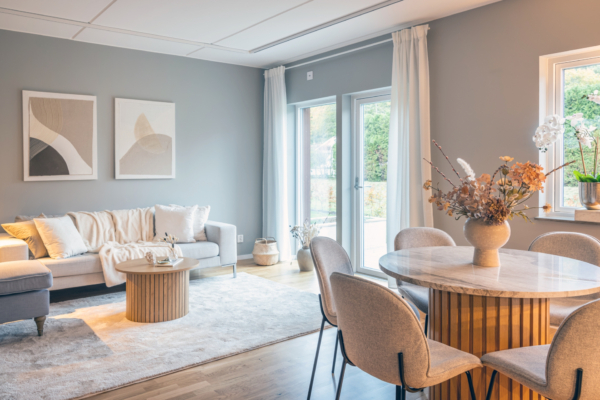 Högkvalitativt boende vid havet i Hovås, vissa med havsutsikt.Lånefri förening med låg månadsavgift.