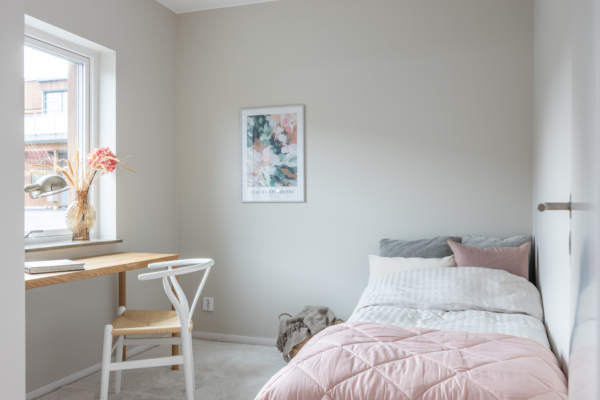 Högkvalitativt boende i Hovås, vissa med havsutsikt. Lånefri förening med låg månadsavgift.