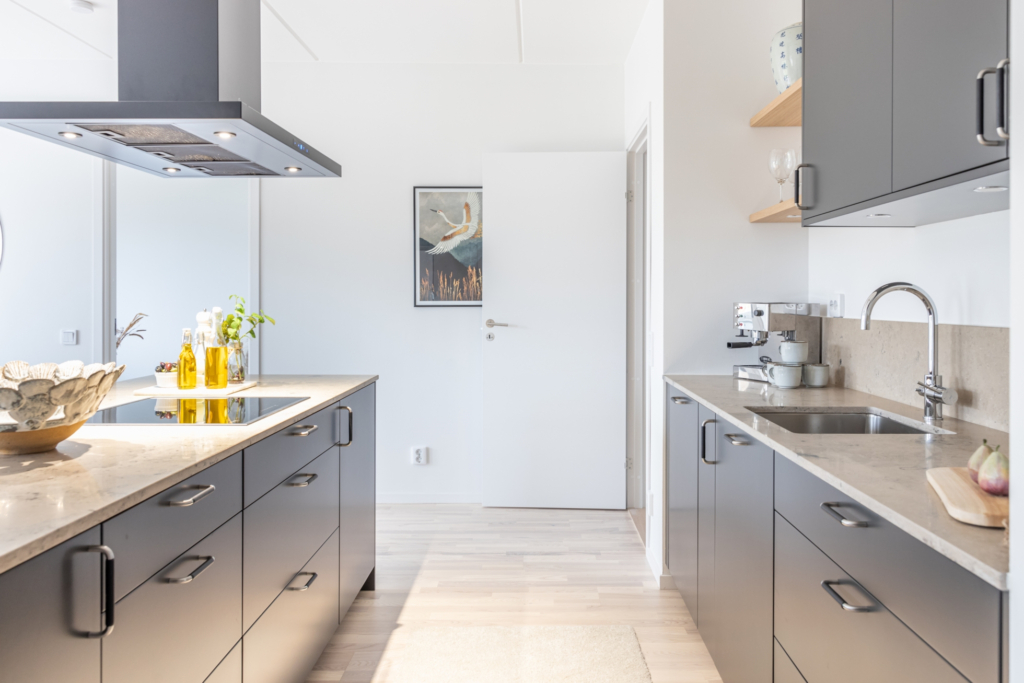 Högkvalitativt boende vid havet i Hovås, vissa med havsutsikt.Lånefri förening med låg månadsavgift.