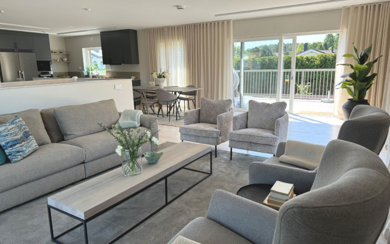 Högkvalitativt boende vid havet i Hovås, vissa med havsutsikt.Lånefri förening med låg månadsavgift.