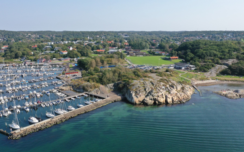 Högkvalitativt boende vid havet i Hovås, vissa med havsutsikt.Lånefri förening med låg månadsavgift.