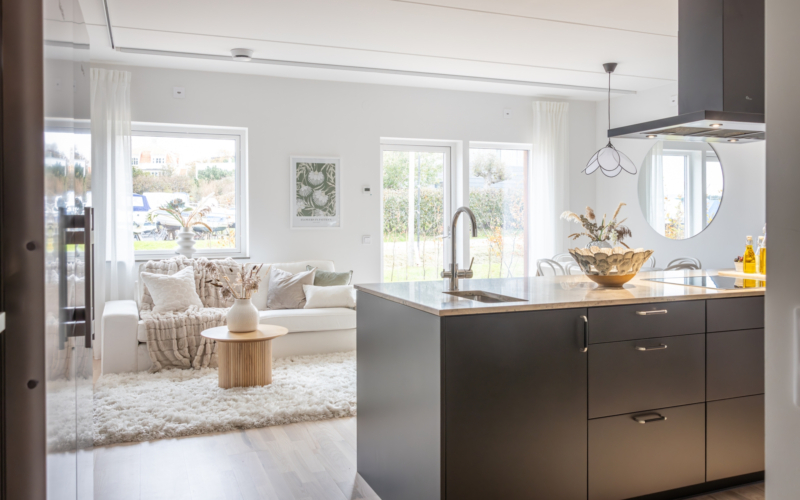 Högkvalitativt boende vid havet i Hovås, vissa med havsutsikt.Lånefri förening med låg månadsavgift.