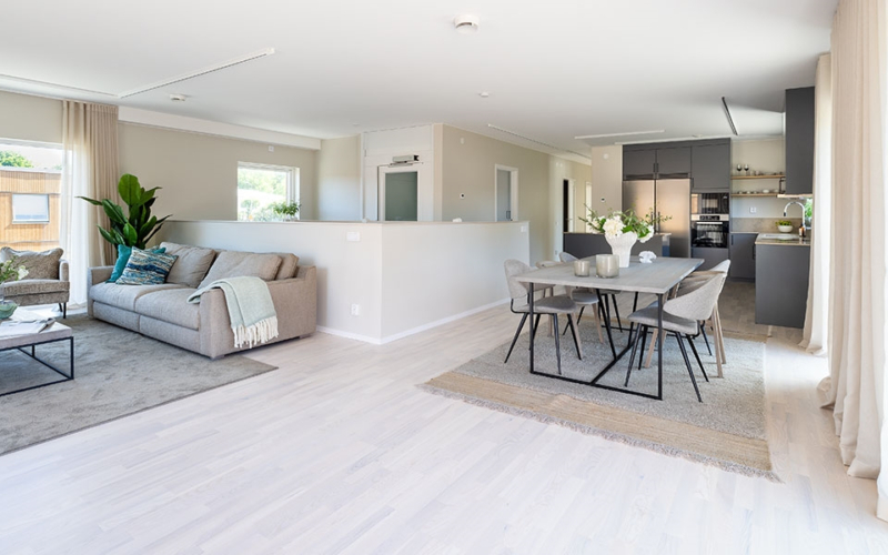 Högkvalitativt boende vid havet i Hovås, vissa med havsutsikt.Lånefri förening med låg månadsavgift.