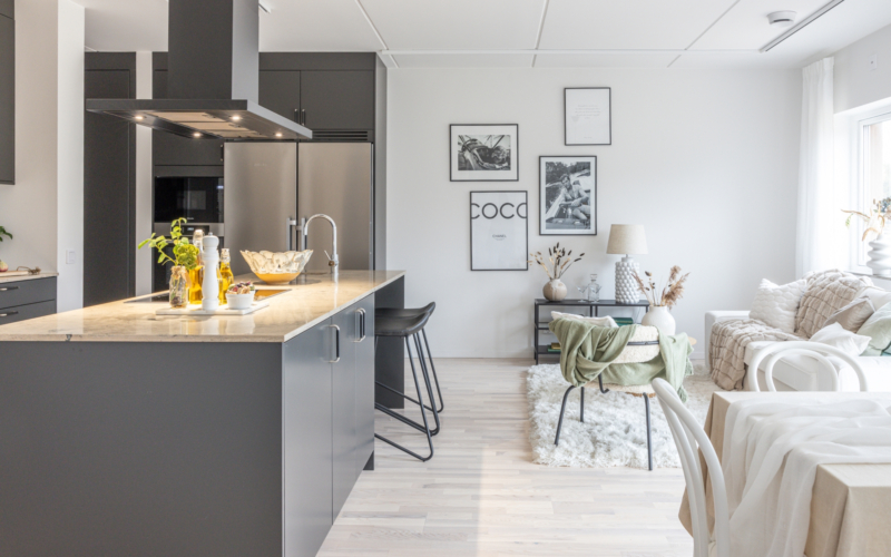 Högkvalitativt boende vid havet i Hovås, vissa med havsutsikt.Lånefri förening med låg månadsavgift.