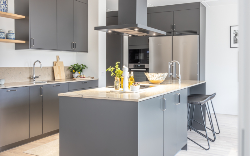 Högkvalitativt boende vid havet i Hovås, vissa med havsutsikt.Lånefri förening med låg månadsavgift.