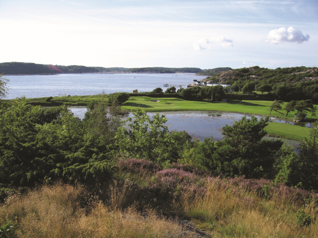 Högkvalitativt boende med ett unikt läge vid havet i Hovås. Skuldfri förening med låg månadsavgift.