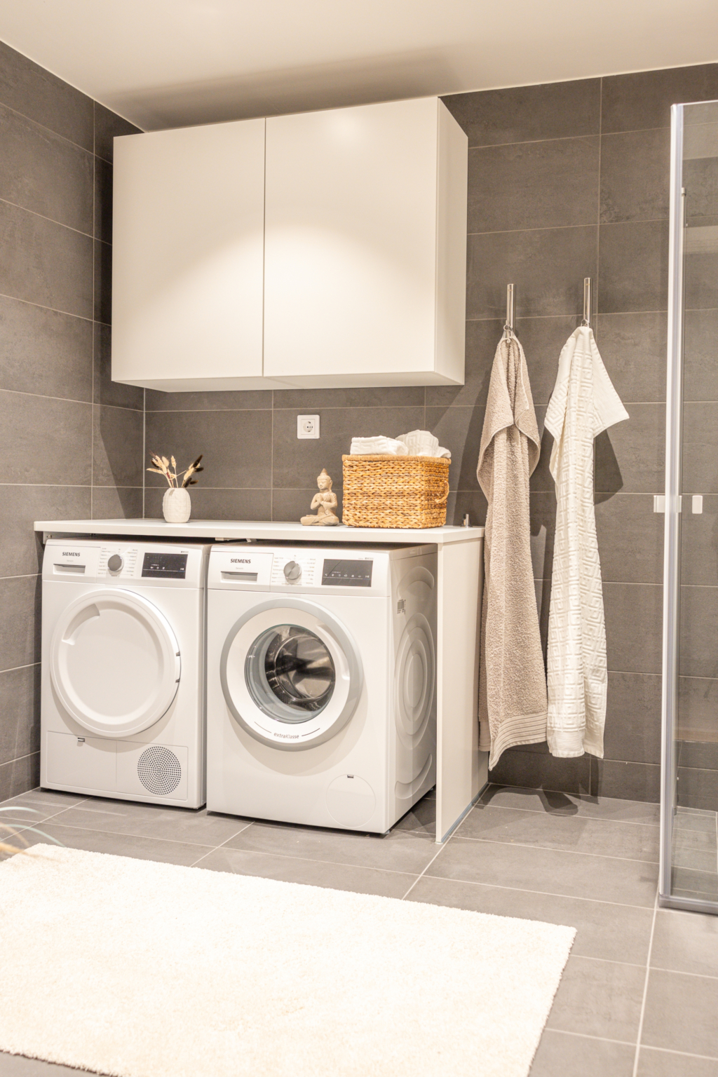 Högkvalitativt boende vid havet i Hovås, vissa med havsutsikt.Lånefri förening med låg månadsavgift.