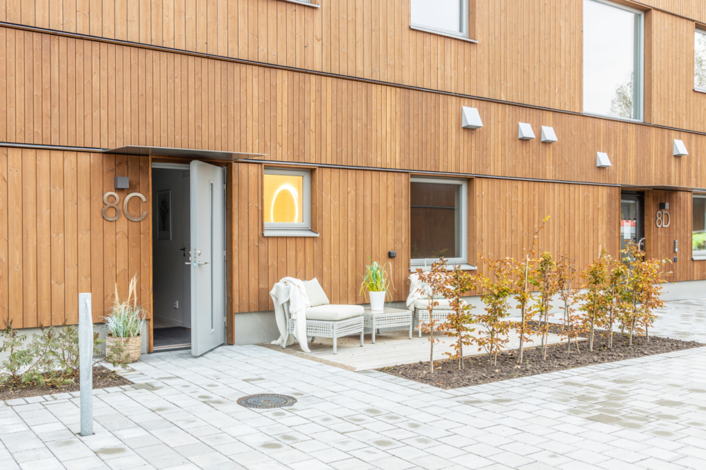 Högkvalitativt boende vid havet i Hovås, vissa med havsutsikt.Lånefri förening med låg månadsavgift.