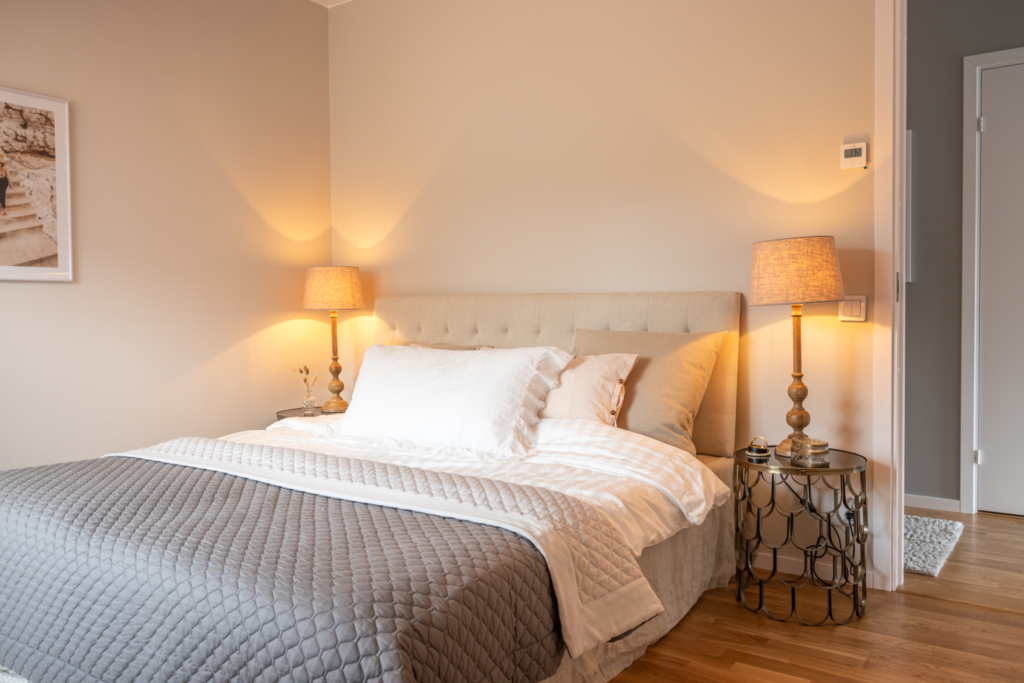 Högkvalitativt boende vid havet i Hovås, vissa med havsutsikt.Lånefri förening med låg månadsavgift.