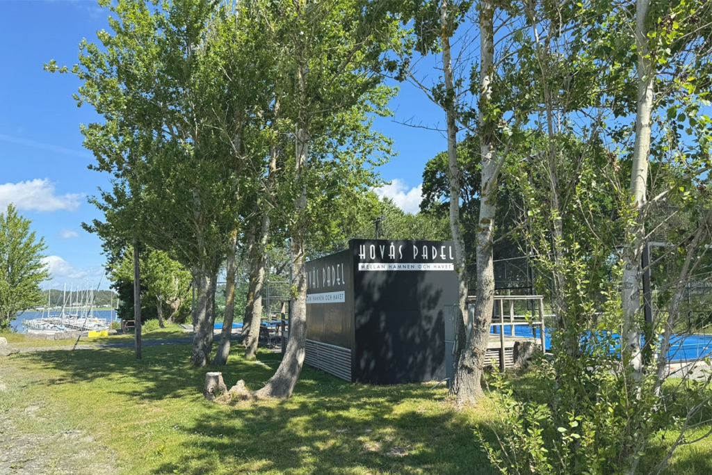 Högkvalitativt boende vid havet i Hovås, vissa med havsutsikt.Lånefri förening med låg månadsavgift.